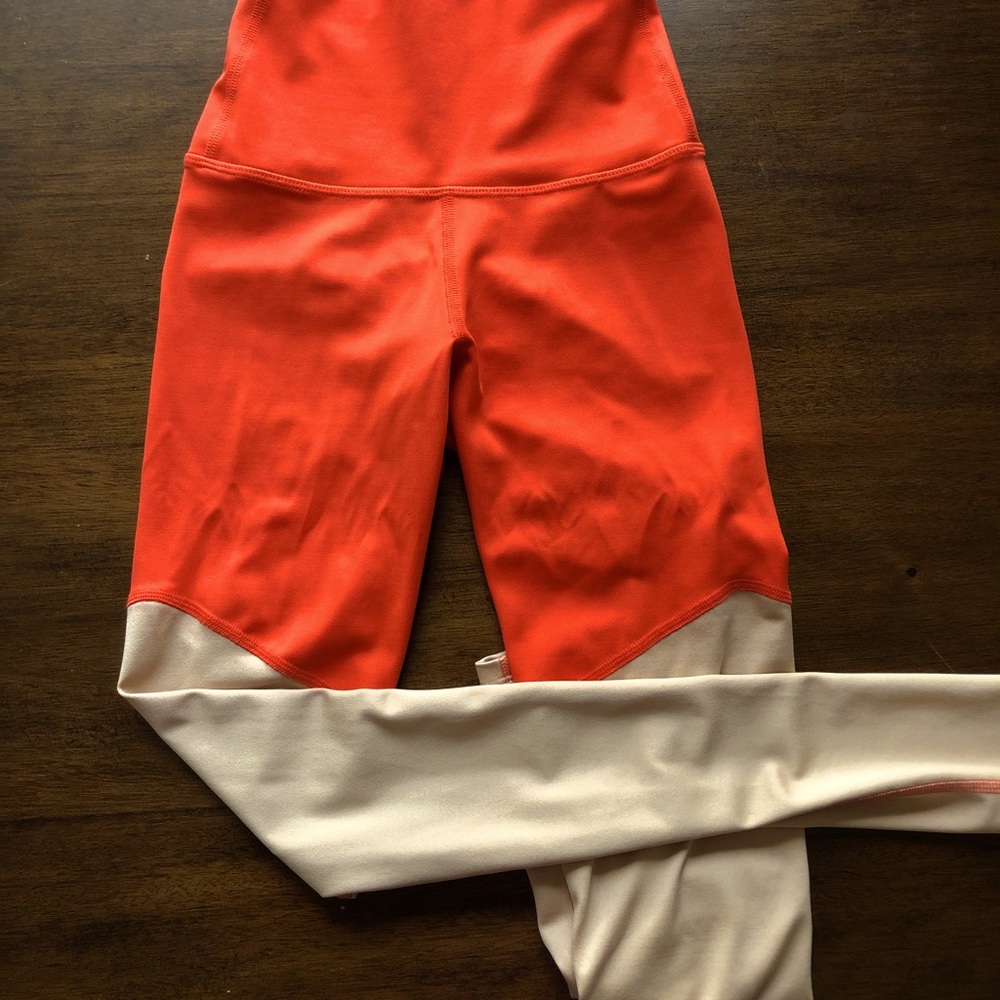 Mika Yogawear coral leggings